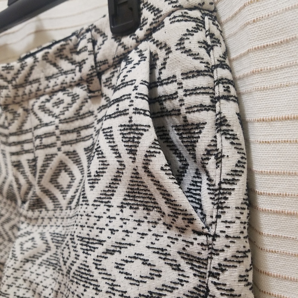 Aztec White and Black Shorts - Picture 3 of 8